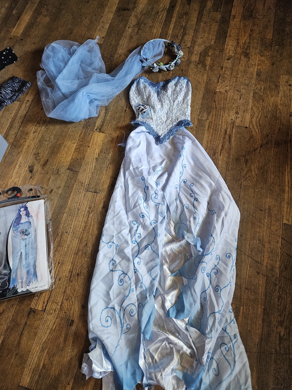 Spirit Strapless Light Blue and White Lace Maxi Dress with Veil